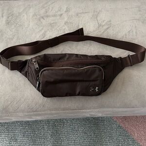Under Armour Studio Waist Bag Crossbody in brown